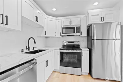 10405 13th Avenue Ct S, Tacoma, WA 98444 - Photo 7