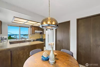 9928 64th Avenue S, Seattle, WA 98118 - Photo 13