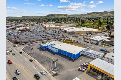 1424 N Wenatchee Avenue, Wenatchee, WA 98801 - Photo 1