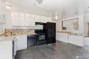 232 Bridgeway, Everett, WA 98201 - Photo 9