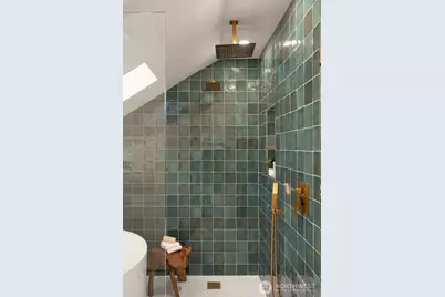 2121 1st Avenue W, Seattle, WA 98119 - Photo 19