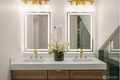 2121 1st Avenue W, Seattle, WA 98119 - Photo 17