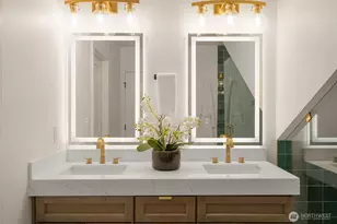 2121 1st Ave W, Seattle, WA 98119 - Photo 17