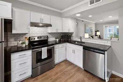 12206 NE 147th Place #B, Kirkland, WA 98034 - Photo 9