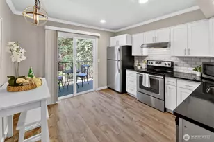 12206 NE 147th Pl, Kirkland, WA 98034 - Photo 11