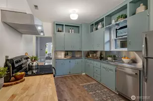 2540 1st Ave W, Seattle, WA 98119 - Photo 11