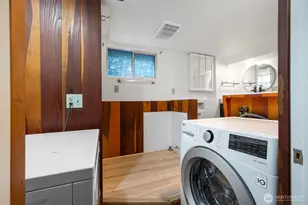 2540 1st Ave W, Seattle, WA 98119 - Photo 31