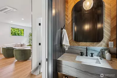 3714 Bagley Avenue N, Seattle, WA 98103 - Photo 13