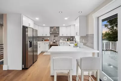 2734 Sunset Drive W, University Place, WA 98466 - Photo 11