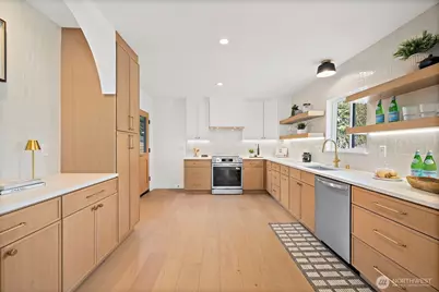 414 W Smith Street, Seattle, WA 98119 - Photo 3