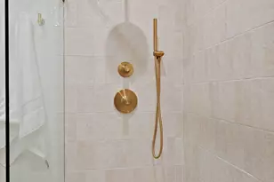 414 W Smith St, Seattle, WA 98119 - Photo 11