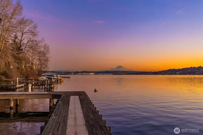 8025 W Mercer Way, Mercer Island, WA 98040 - Photo 11