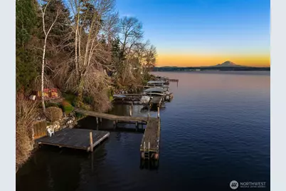 8025 W Mercer Way, Mercer Island, WA 98040 - Photo 3