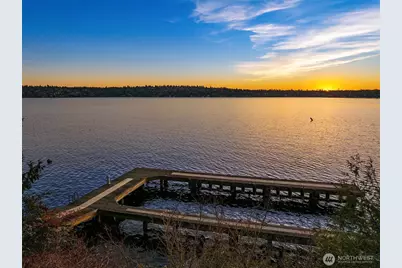 8025 W Mercer Way, Mercer Island, WA 98040 - Photo 35