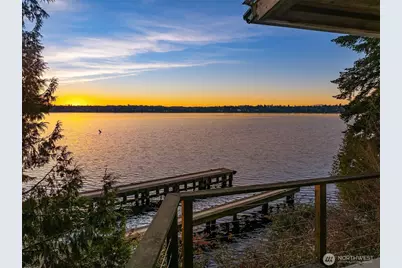 8025 W Mercer Way, Mercer Island, WA 98040 - Photo 21