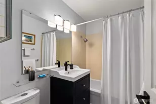 2111 E John St, Seattle, WA 98112 - Photo 9