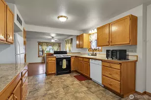 6423 S Montgomery St, Tacoma, WA 98409 - Photo 9