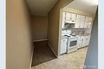 2421 32nd Avenue, Longview, WA 98632 - Photo 3