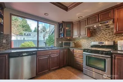 9502 S 200th Street, Kent, WA 98031 - Photo 7