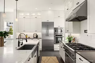 8711 NE Winslow Grove Ct, Bainbridge Island, WA 98110 - Photo 9