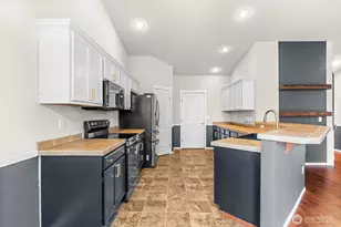 4521 201st St E, Spanaway, WA 98387 - Photo 15