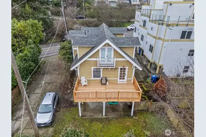 2071 Gilman Drive W, Seattle, WA 98119 - Photo 5