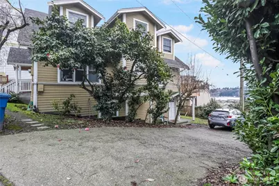 2071 Gilman Drive W, Seattle, WA 98119 - Photo 3