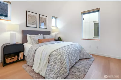 10344 Wallingford Avenue N, Seattle, WA 98133 - Photo 17