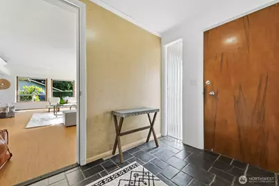 2306 NE 105th Street, Seattle, WA 98125 - Photo 3