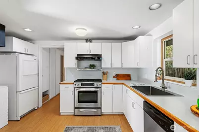 2306 NE 105th Street, Seattle, WA 98125 - Photo 13