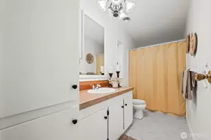 998 Mahogany Ln NW, Bremerton, WA 98311 - Photo 25