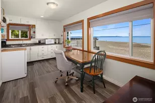 212 S 219th St, Normandy Park, WA 98198 - Photo 11