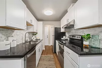 12527 NE 117th Place #F5, Kirkland, WA 98034 - Photo 7