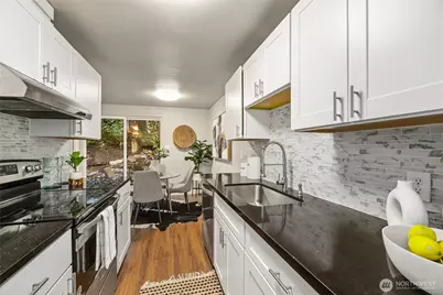 12527 NE 117th Place #F5, Kirkland, WA 98034 - Photo 9