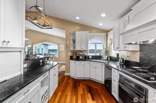 2406 Island Dr NW, Olympia, WA 98502 - Photo 11