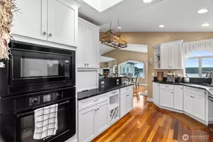 2406 Island Dr NW, Olympia, WA 98502 - Photo 13