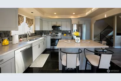 11031 Cornell Avenue S, Seattle, WA 98178 - Photo 5