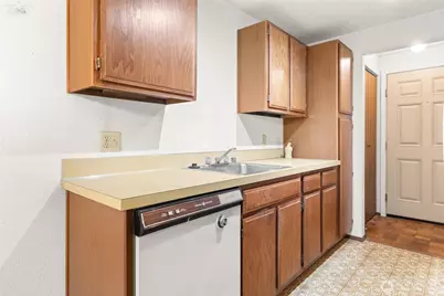 12528 NE 117th Place #E1, Kirkland, WA 98034 - Photo 11