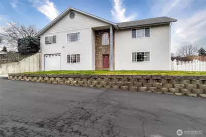 1525 SE Valley View Terrace, College Place, WA 99324 - Photo 1