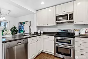 5000 Village Park Dr, Issaquah, WA 98027 - Photo 9