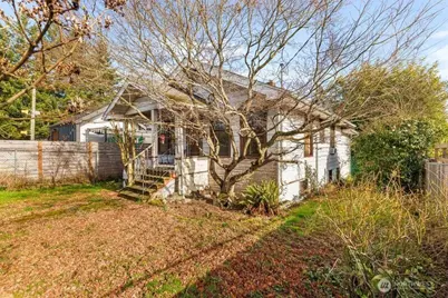 9004 12th Avenue SW, Seattle, WA 98106 - Photo 3