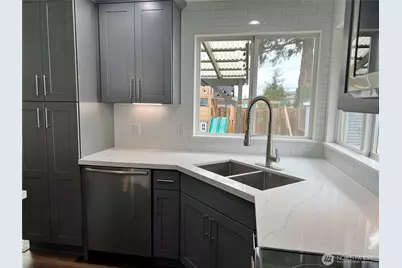 901 Bathke Avenue, Enumclaw, WA 98022 - Photo 11