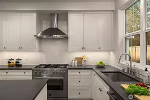 10618 NE 54th Ln, Kirkland, WA 98033 - Photo 17