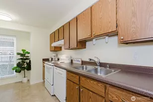 1775 W Sunn Fjord Ln, Bremerton, WA 98312 - Photo 7