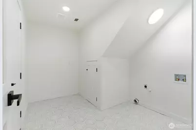 9110 122nd Place SE, Newcastle, WA 98056 - Photo 33