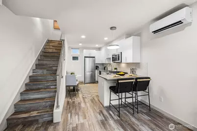 728 N 43rd Street, Seattle, WA 98103 - Photo 9