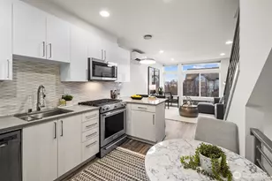 728 N 43rd St, Seattle, WA 98103 - Photo 3