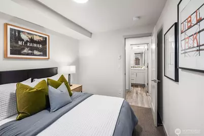 728 N 43rd Street, Seattle, WA 98103 - Photo 15