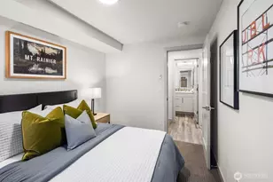 728 N 43rd St, Seattle, WA 98103 - Photo 15