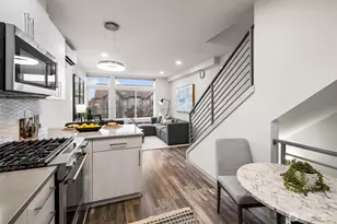 728 N 43rd St, Seattle, WA 98103 - Photo 11